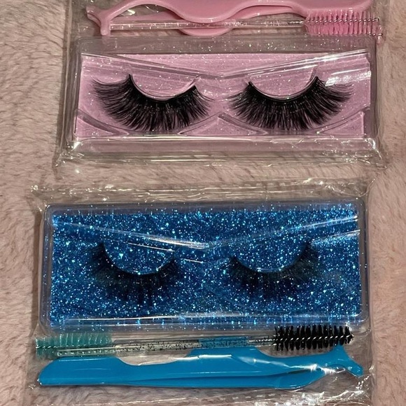 Lashes - Picture 10 of 11